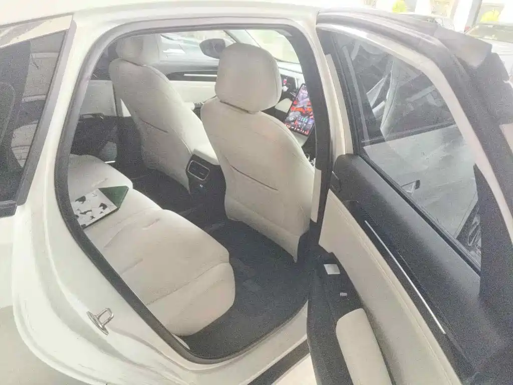 Geely Galaxy Galaxy L6 2023 2023 125km Starship