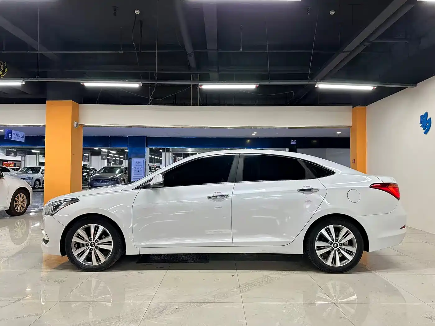 Hyundai Mistra 2014 1.8L Auto Premium DLX фото 9