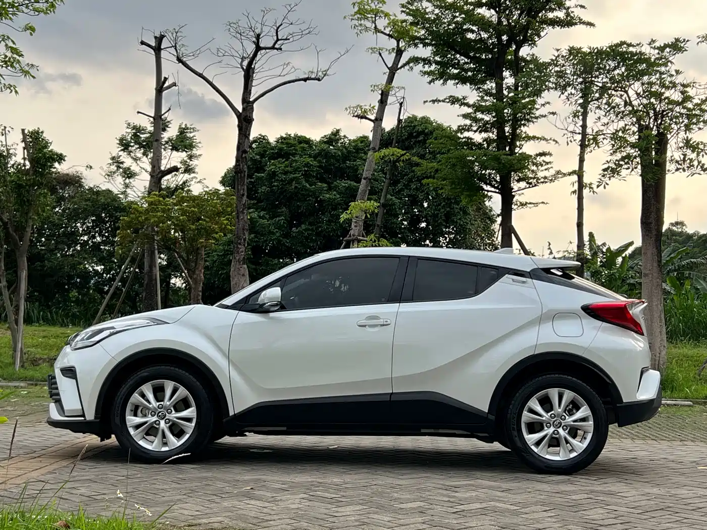 Toyota IZOA 2022 2.0L Yixing Edition фото 8