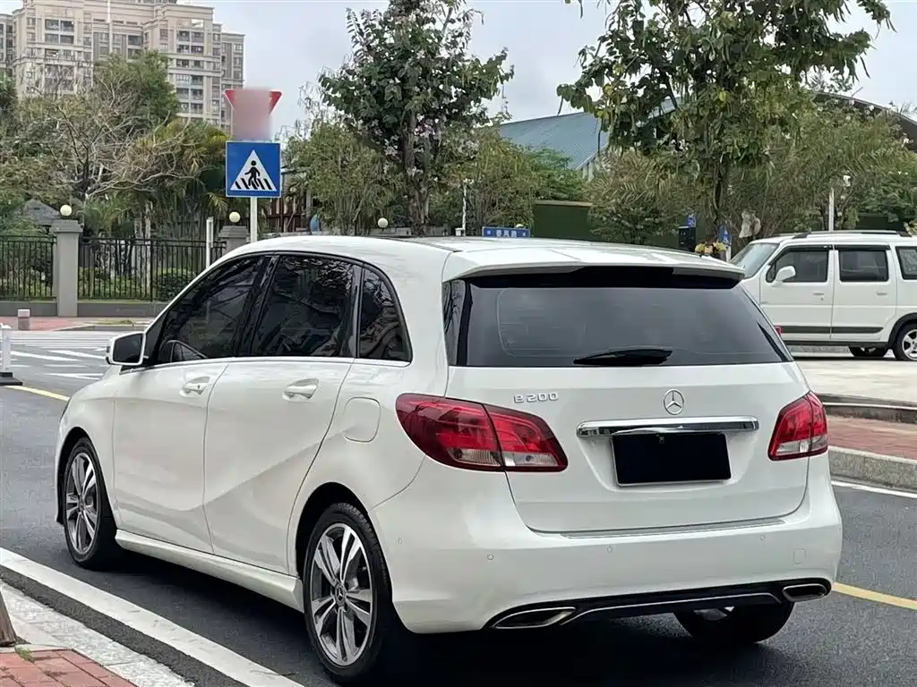 Mercedes-Benz B-Class 2017 B 200 Dynamic фото 24