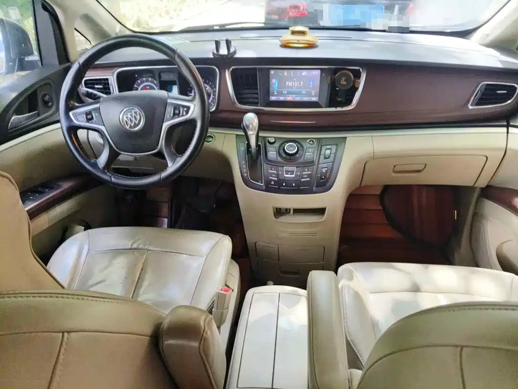 Фото 12 - Buick GL8