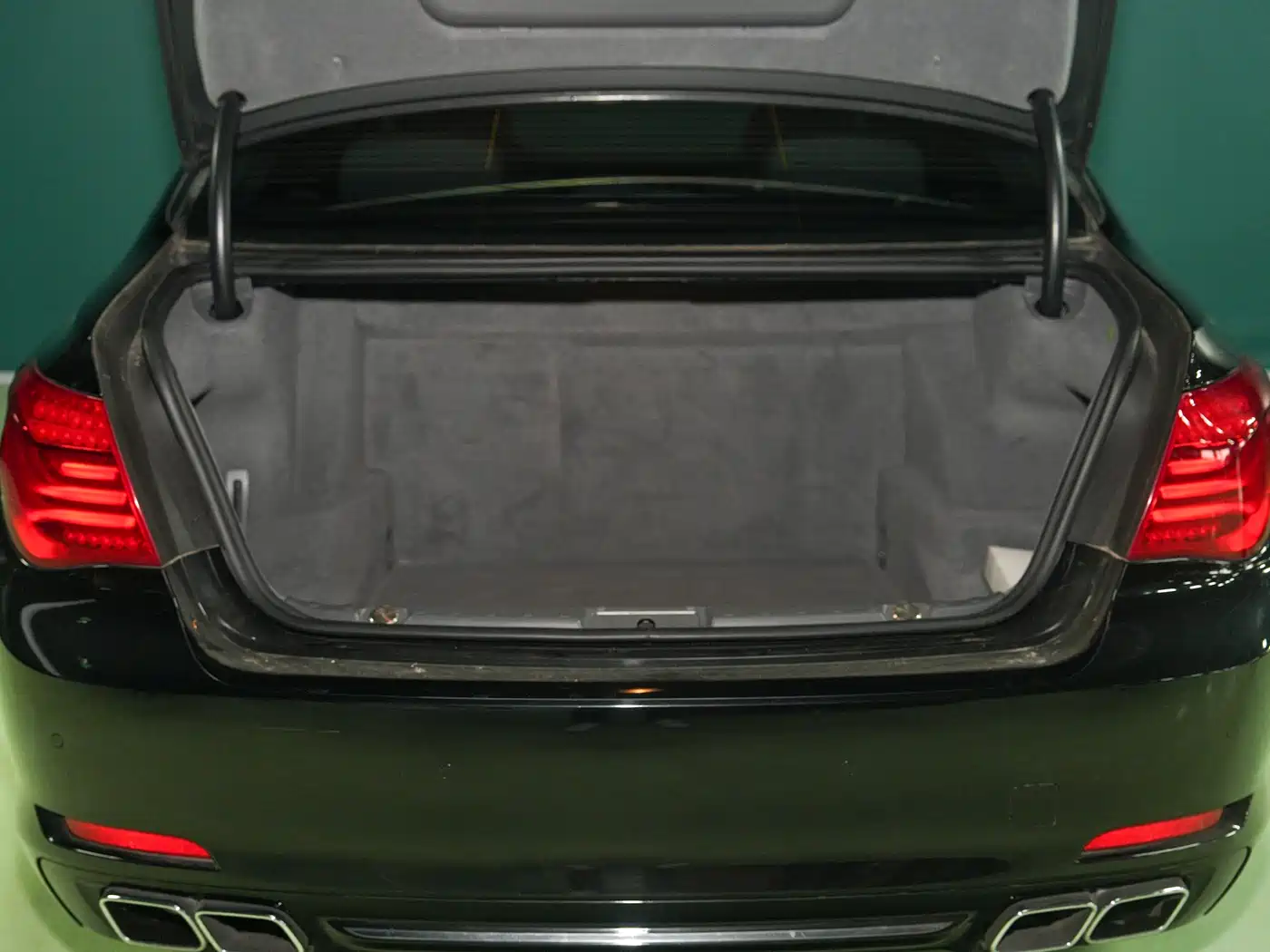 BMW 7 Series 2012 760Li 25th Anniversary Limited Edition фото 6