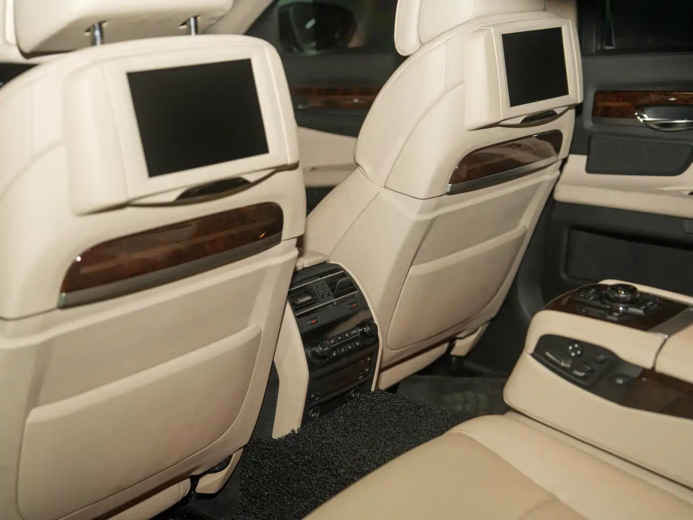 BMW 7 Series 2012 760Li 25th Anniversary Limited Edition фото 24