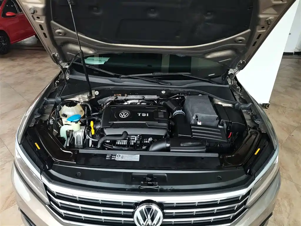 Volkswagen Passat 2017 330TSI DSG Prestige фото 20