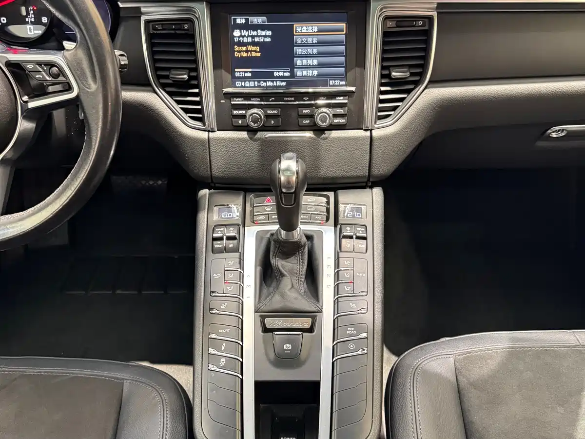 Porsche Macan 2014 Macan 2.0T фото 21