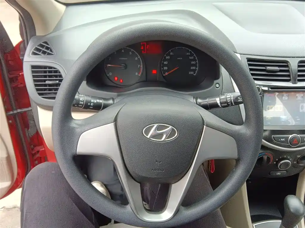 Hyundai Verna 2014 1.4L Automatic Smart GLS фото 7
