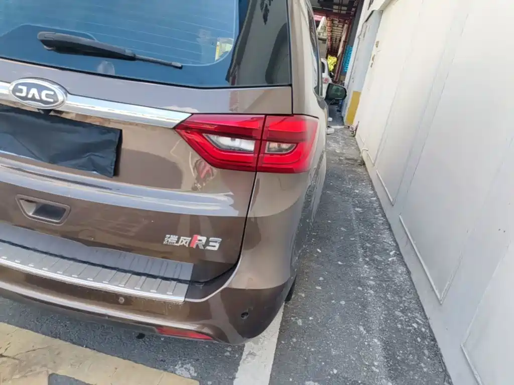 JAC Motors JAC Refine R3 2018 2018 1.6L Manual Luxury Sunroof