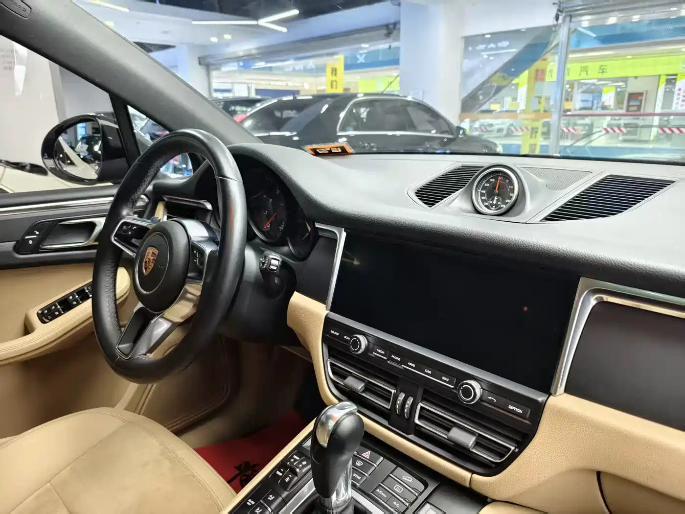 Porsche Macan 2018 Macan 2.0T фото 13