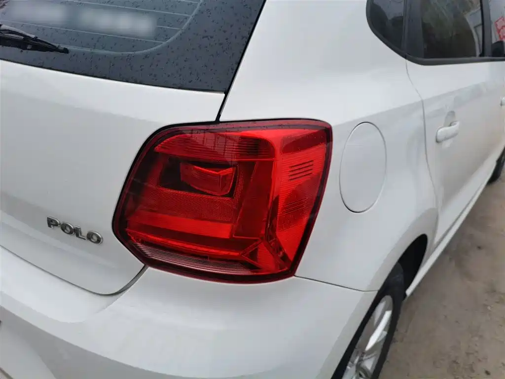 Volkswagen Polo 2016 1.4L Automatic Trend фото 8