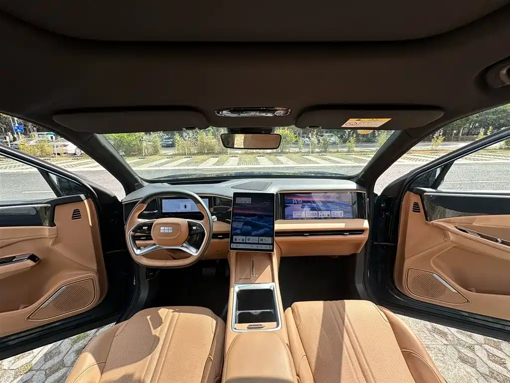 Geely Galaxy Galaxy L7 2025 EM-i 115km Explorer+ Edition фото 14