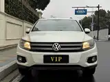 Photo 2 - Volkswagen Tiguan
