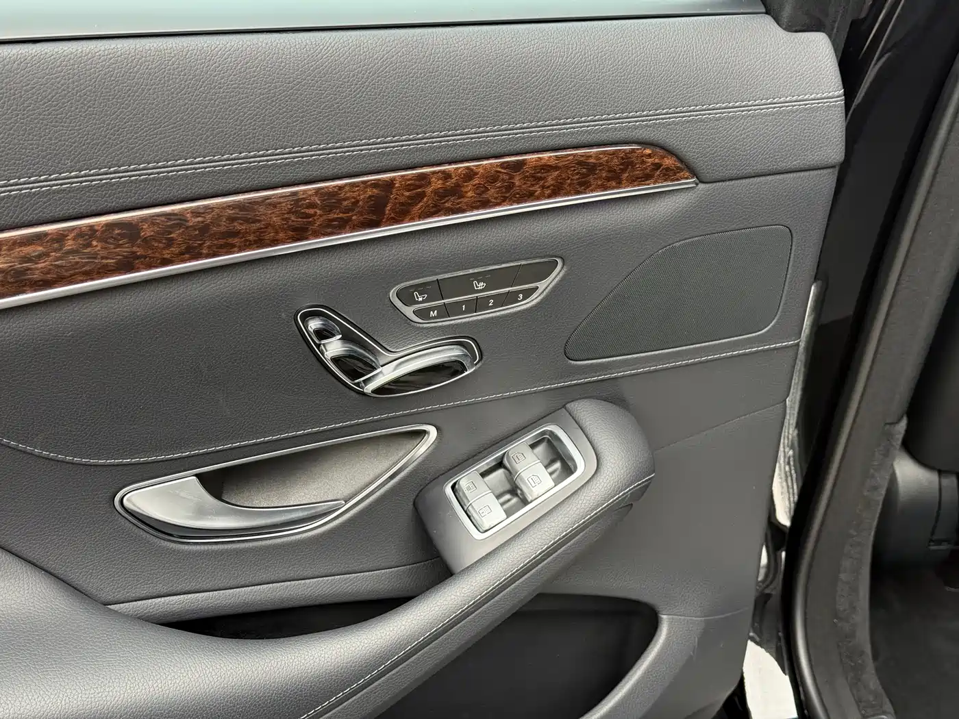 Mercedes-Benz S-Class 2017 S 320 L Business Upgrade Edition фото 4