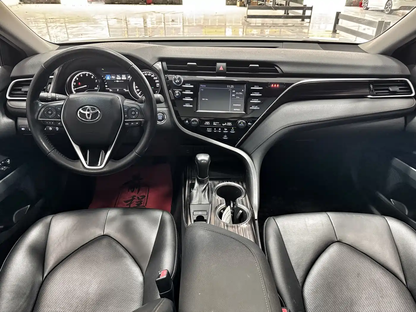 Toyota Camry 2018 2.0G Luxury Edition фото 12