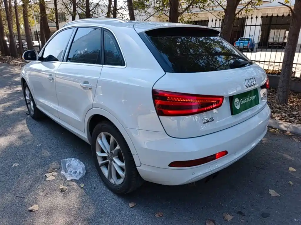 Photo 5 - Audi Q3
