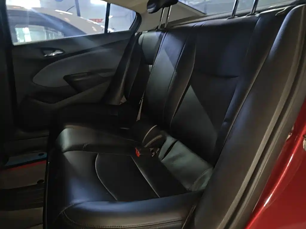 Chevrolet Cruze 2017 2018 320 Automatic Pioneer Sunroof Edition