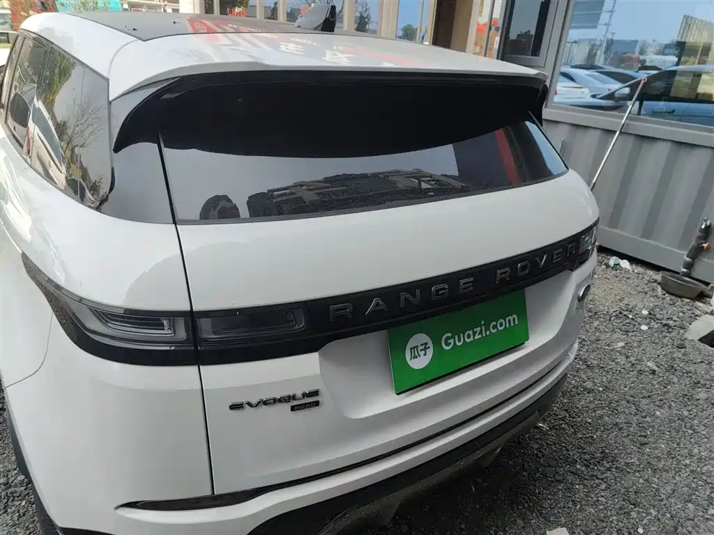 Land Rover Range Rover Evoque 2023 Range Rover Evoque L 249PS Luxury Edition фото 4