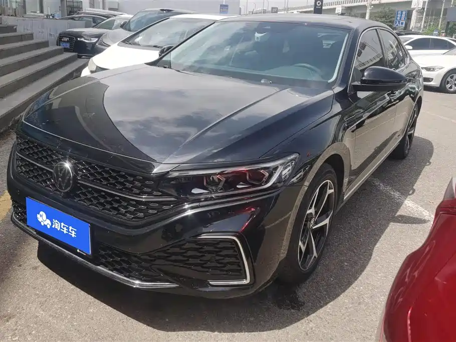 Volkswagen Passat 2025 Outstanding 380TSI Starlight Dragon Glory Edition