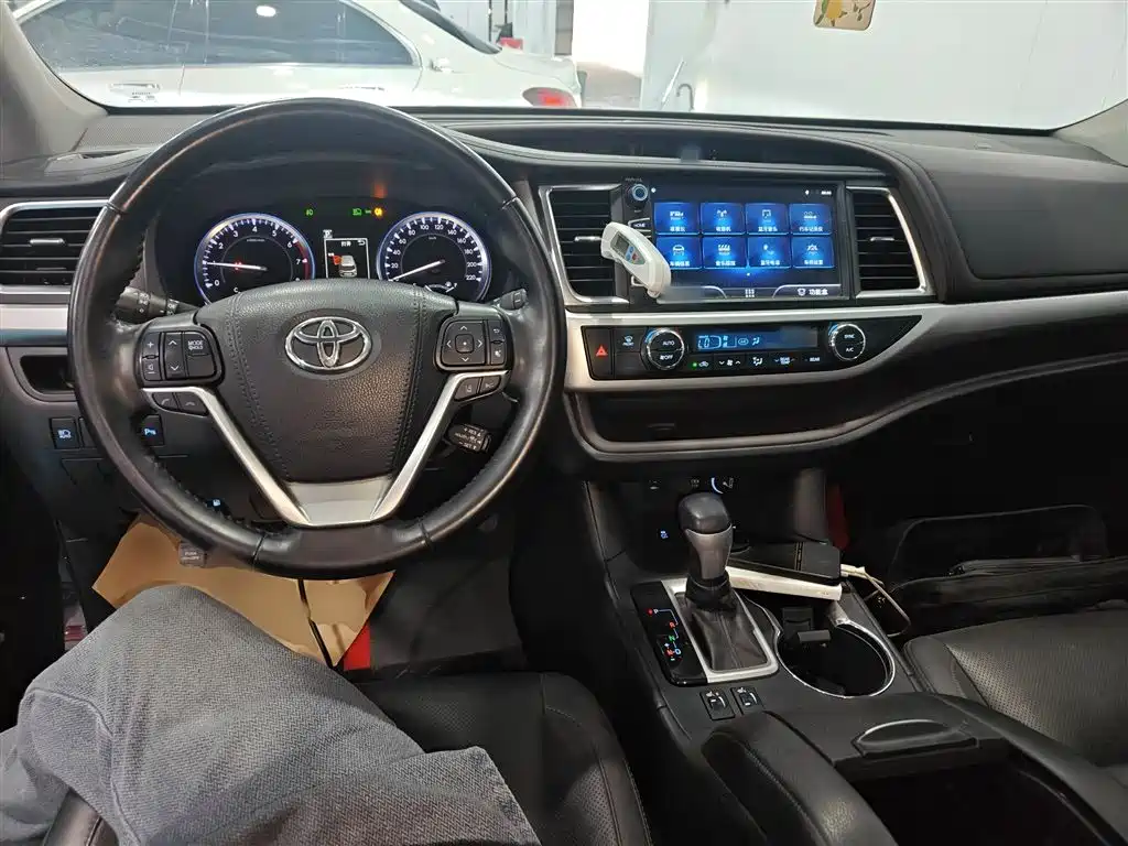 Toyota Highlander 2018 2.0T 4WD Luxury 7-seater China VI фото 10