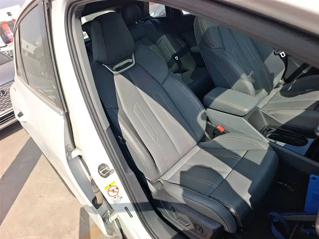 Audi Q4 e-tron 2024 40 e-tron Pioneer Edition фото 25