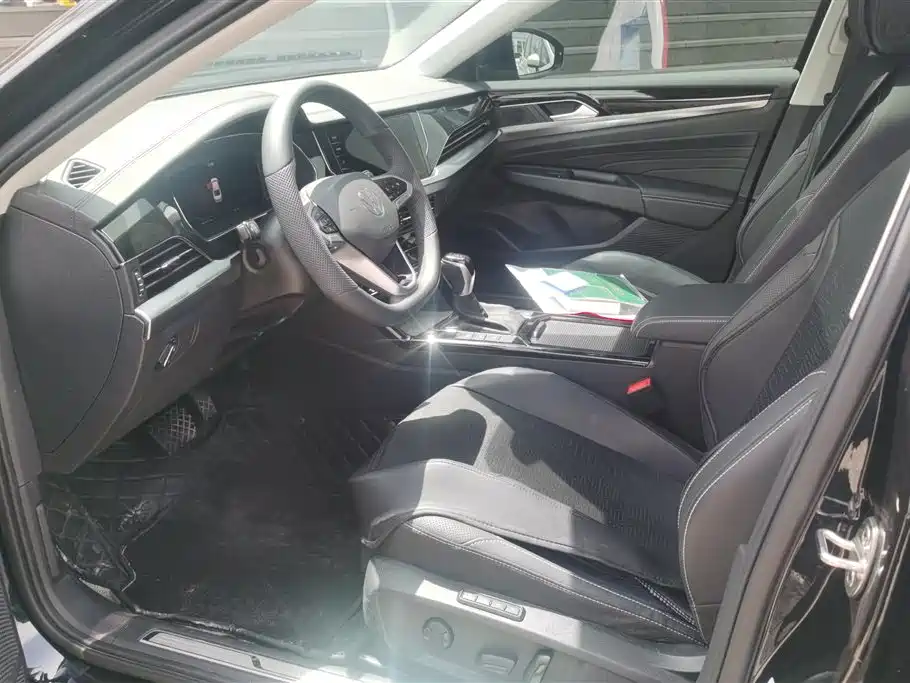 Volkswagen Passat 2025 Outstanding 380TSI Starlight Dragon Glory Edition фото 9