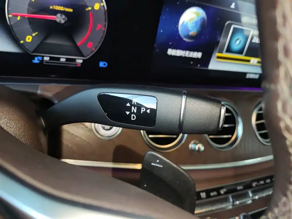 Mercedes-Benz E-Class 2020 E 300 L Fashion фото 14