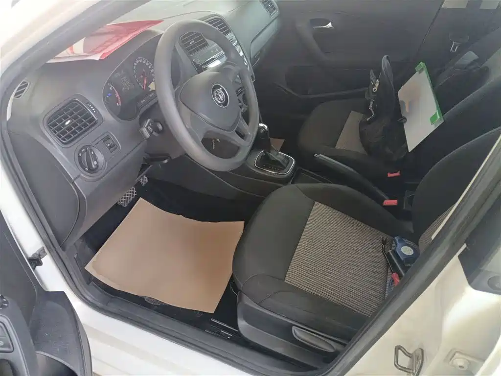 Volkswagen Polo 2018 1.5L Auto Safe Drive фото 15