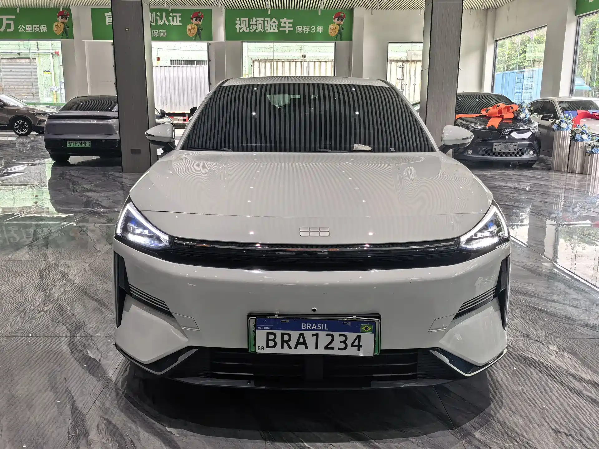 Фото 2 - Geely Galaxy Galaxy L6