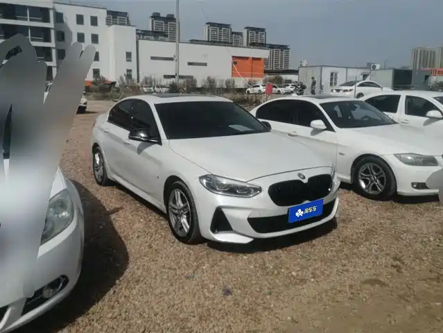 BMW 1 SERIES