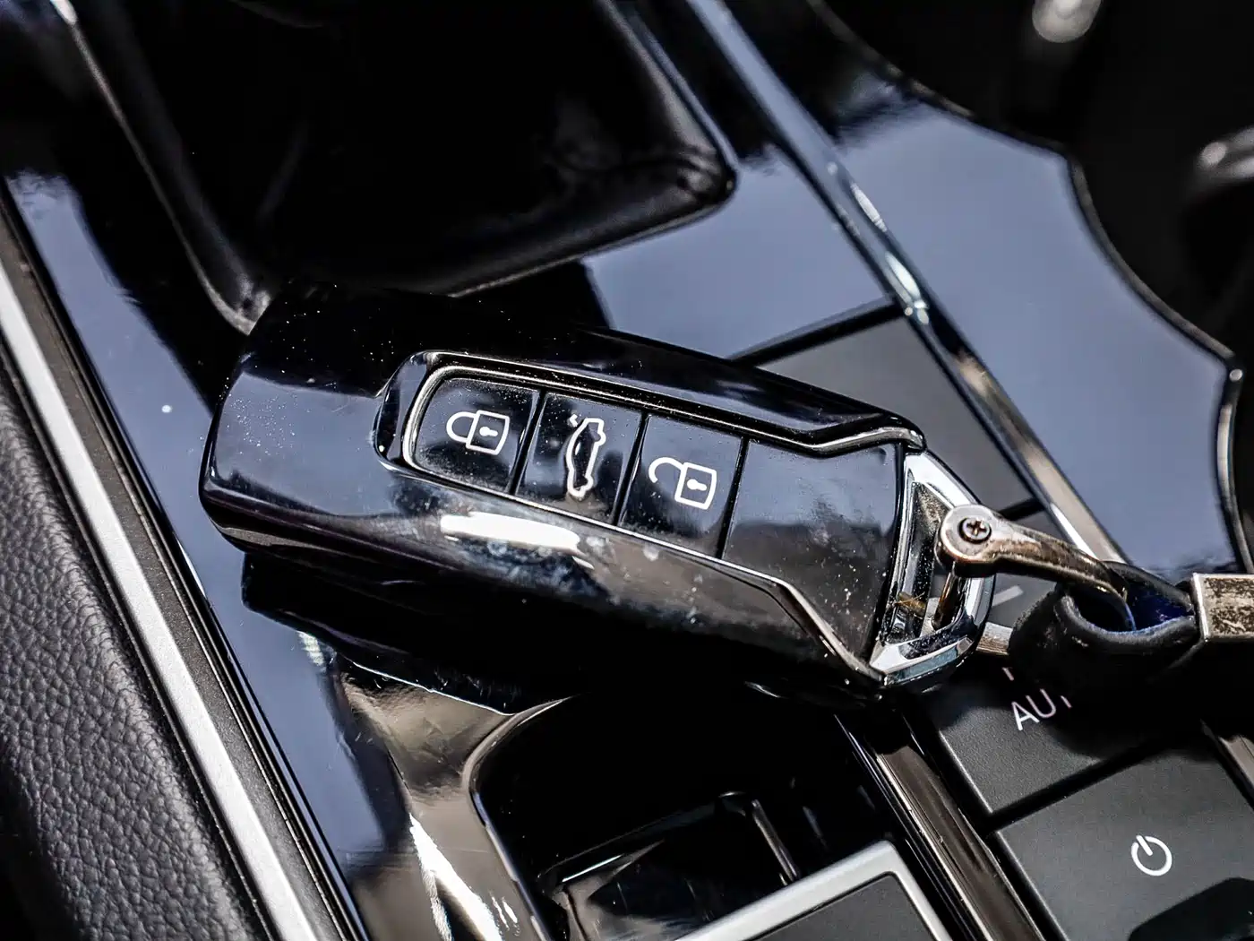 Volkswagen Touareg 2021 3.0TSI Sharp Edition with Gloss Black Sports Package фото 23