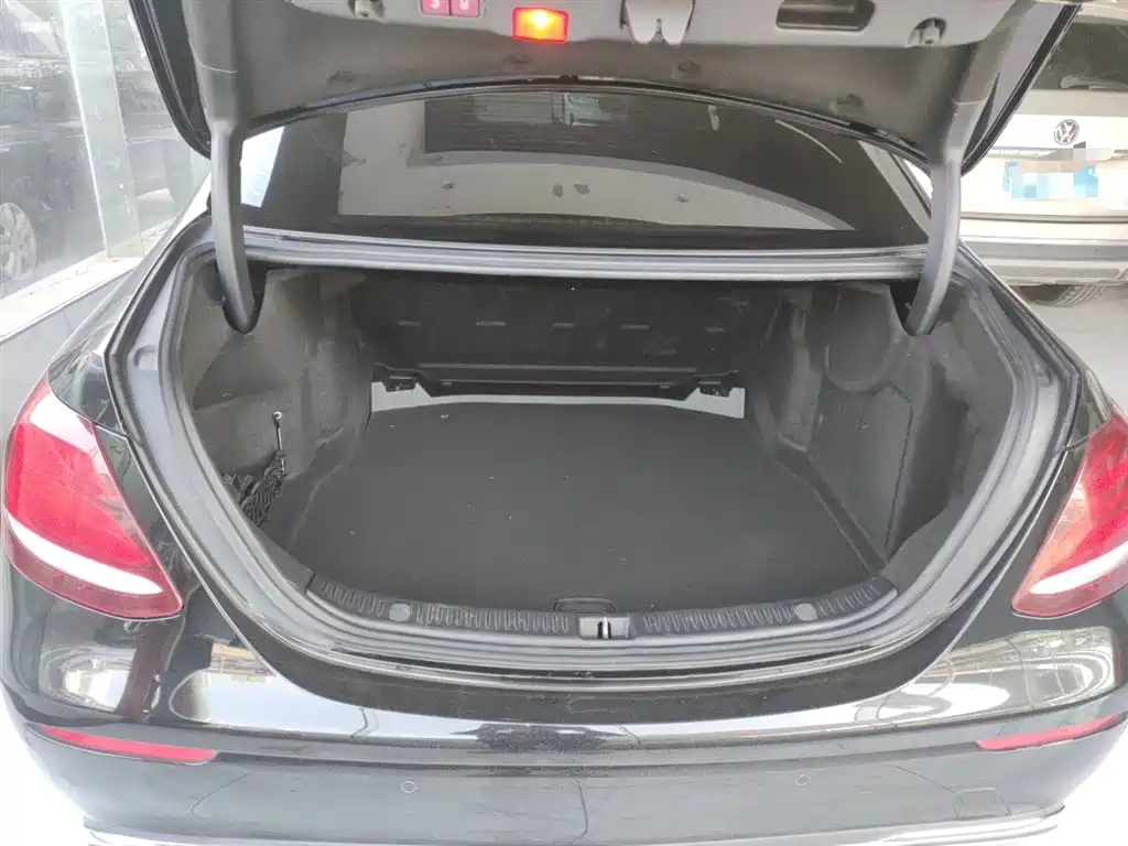 Mercedes-Benz E-Class 2020 E 300 L Fashion фото 19