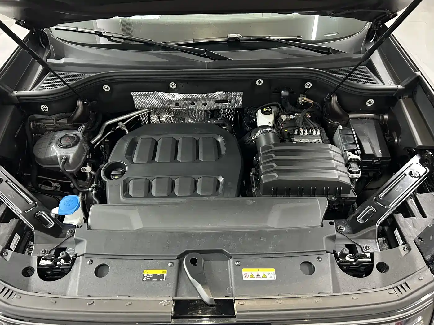 Volkswagen Teramont 2026 Teramont Pro 450TSI 4WD Summit Edition фото 3