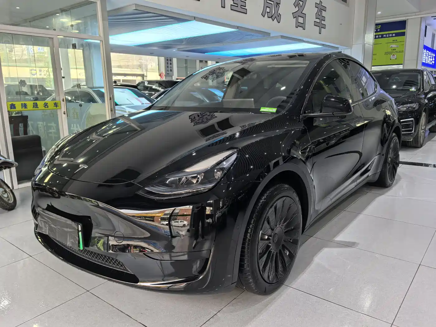 TESLA MODEL Y