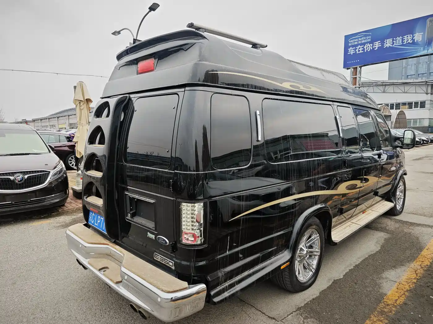 Ford E350 2016 2011 5.4L Platinum Edition