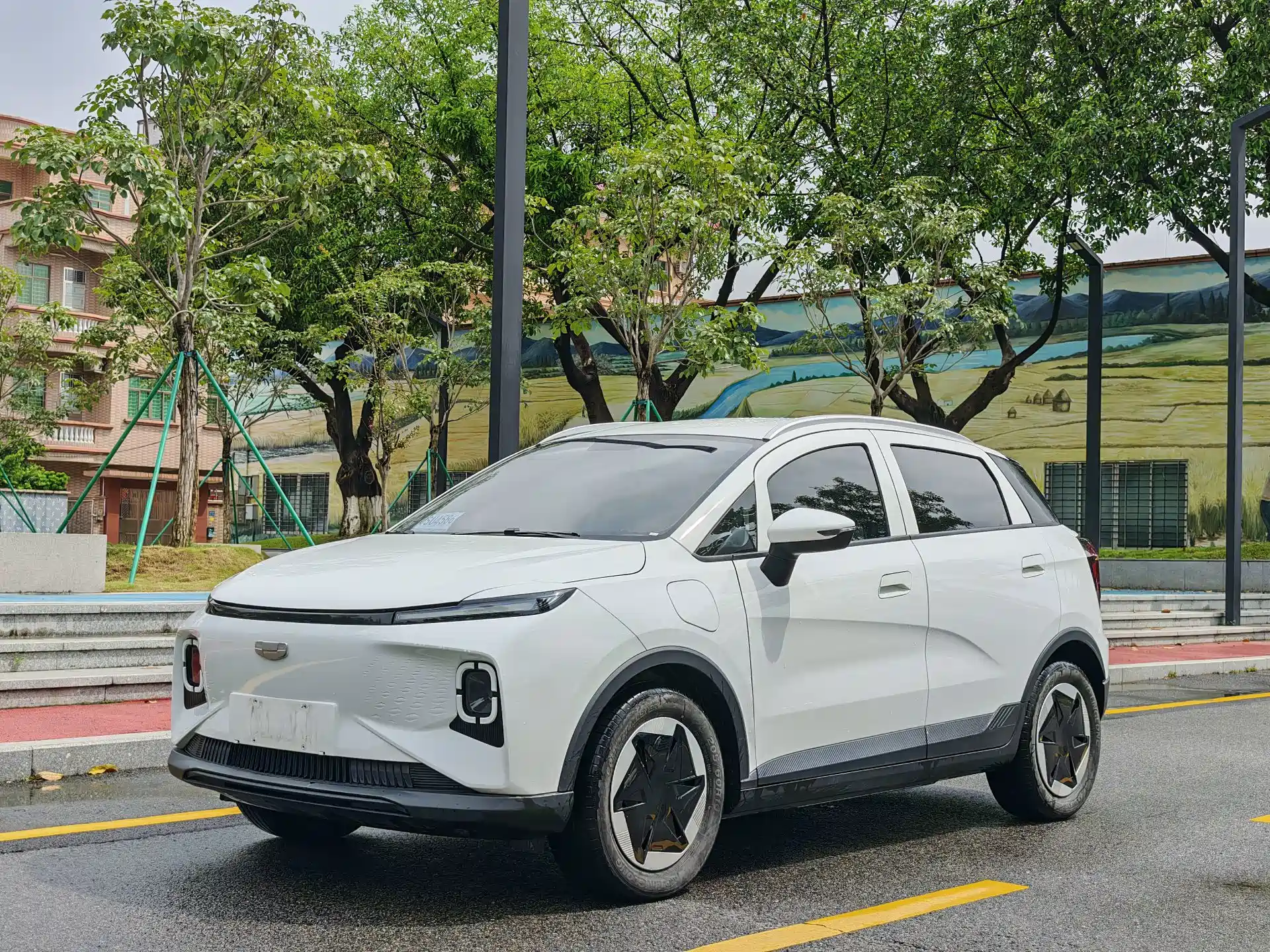 Фото 1 - Geely Geometry E Firefly