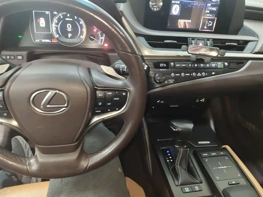 Lexus ES 2020 200 Excellence фото 6
