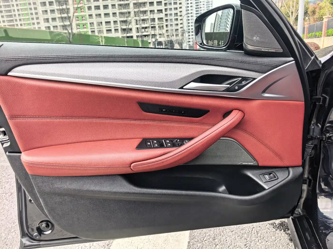 BMW 5 Series 2018 530Li Premium M Sport Package фото 10
