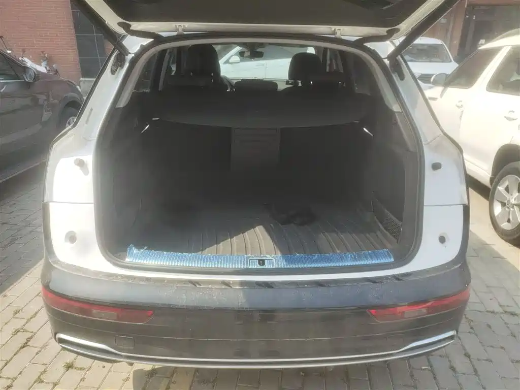 Audi Q5L 2020 Facelift 40 TFSI Honor Fashion фото 19