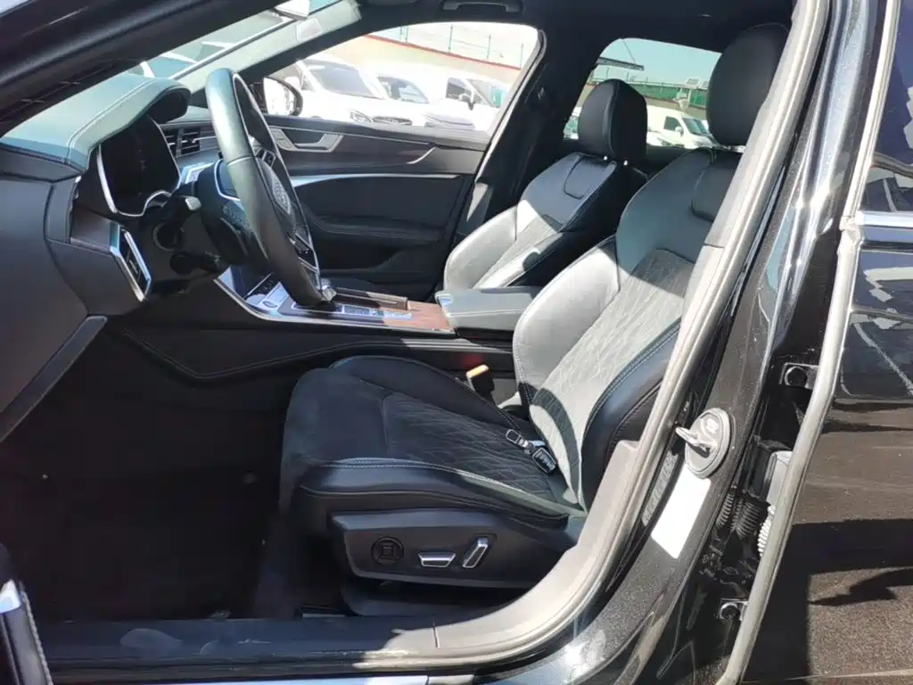 Photo 15 - Audi A6L