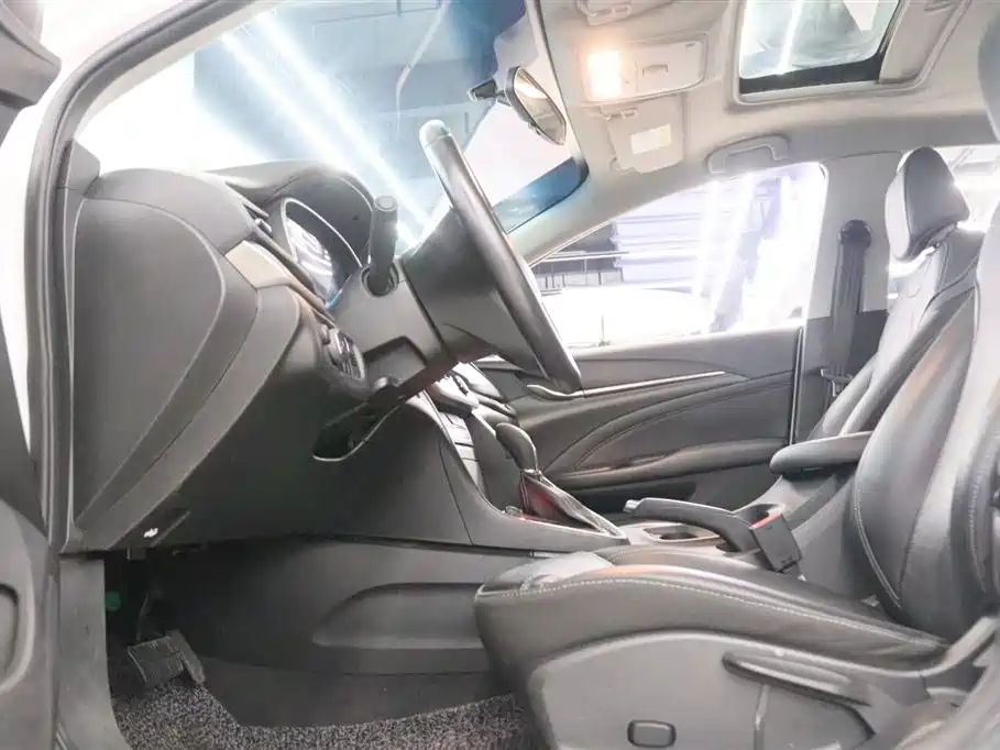 Buick Excelle 2015 18T Dual-Clutch Luxury фото 11