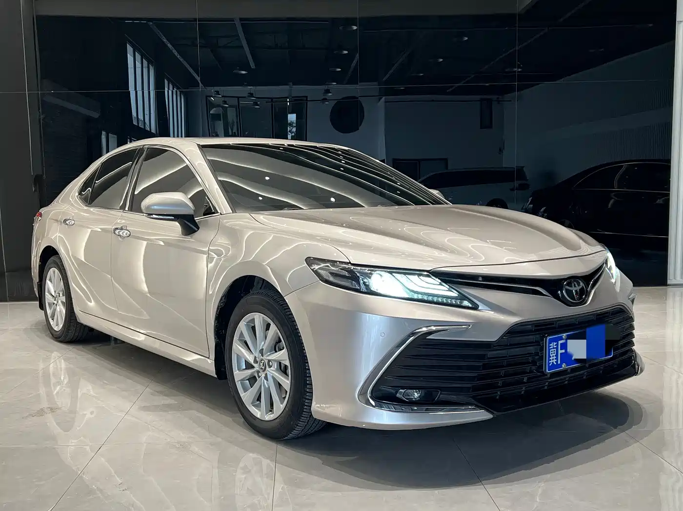 Toyota Camry 2021 2.0G Luxury Edition фото 3