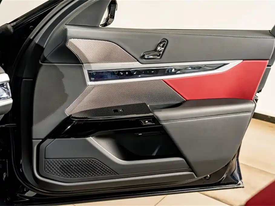 BMW 7 Series 2023 Model 740Li Leading M Sport Package фото 18