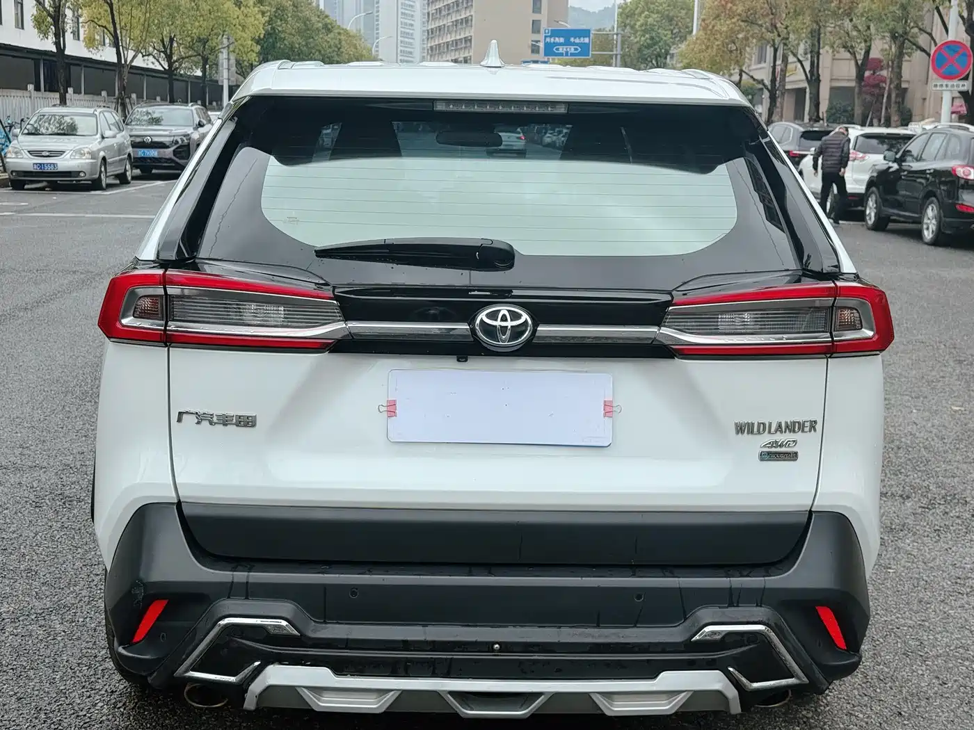 Toyota Wildlander 2022 2.0L CVT AWD Luxury Edition фото 6