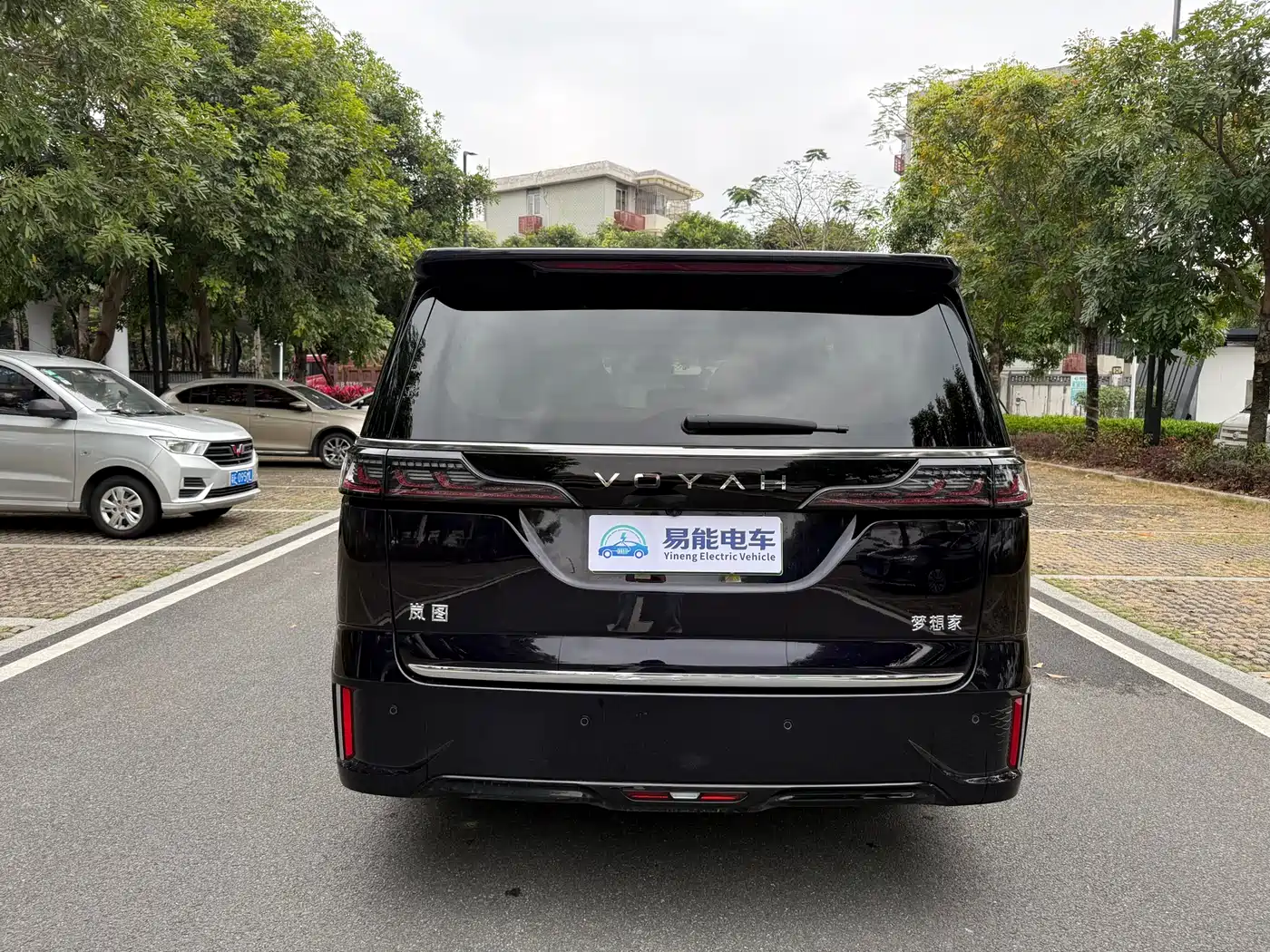 Voyah Auto Voyah Dreamer 2025 PHEV AWD Flagship Kunpeng Edition фото 4