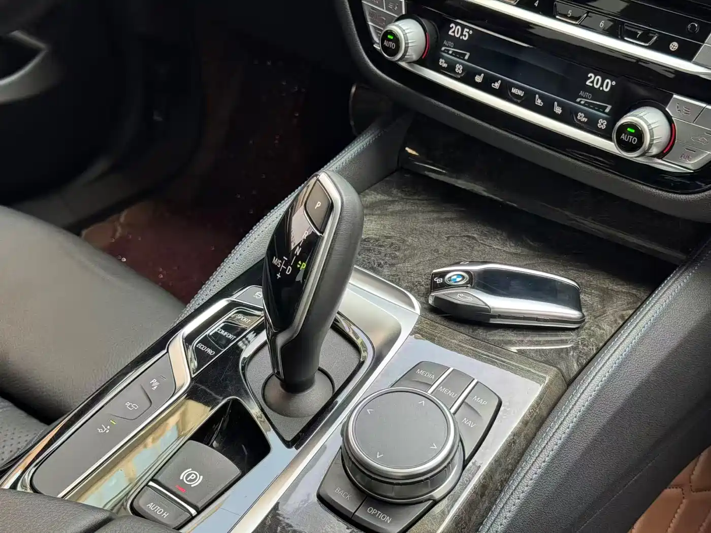 BMW 6 Series GT 2020 630i M Sport Package фото 10