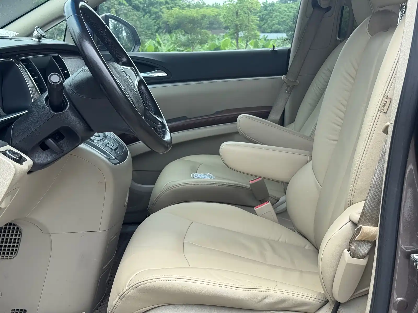 Фото 29 - Buick GL8