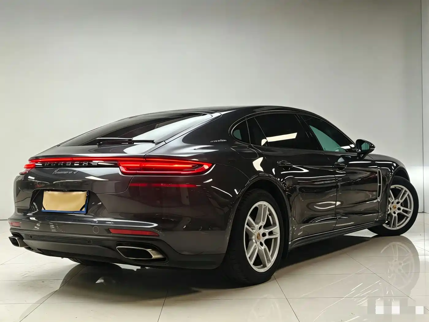 Porsche Panamera 2017 Panamera 4 Executive Long Wheelbase 3.0T фото 4