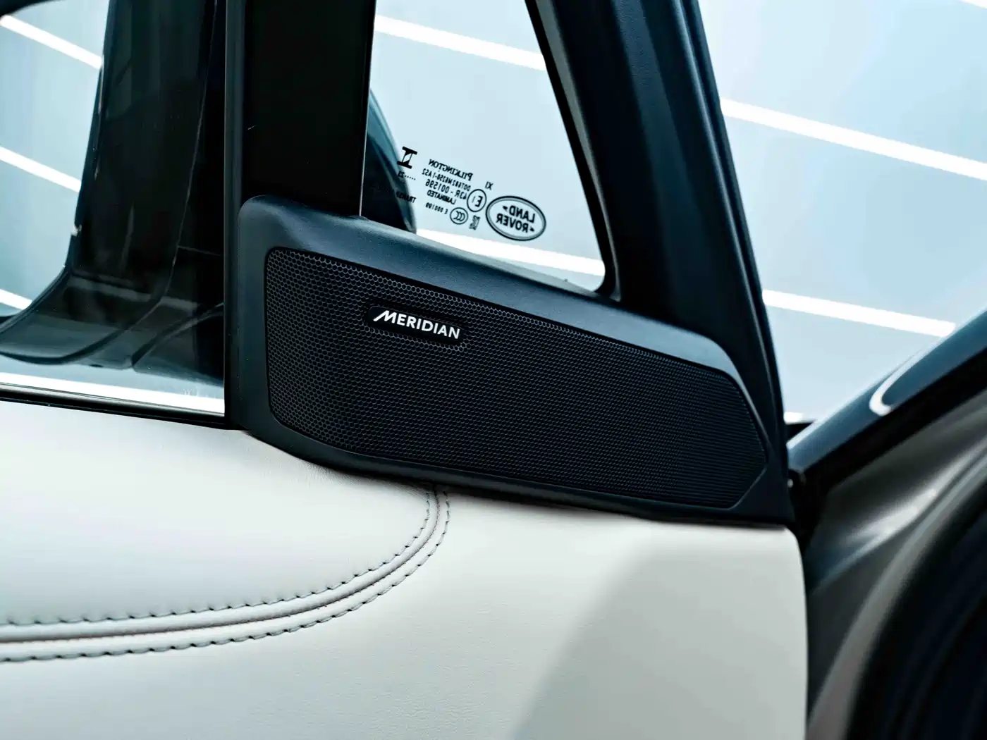 Photo 17 - Land Rover Range Rover