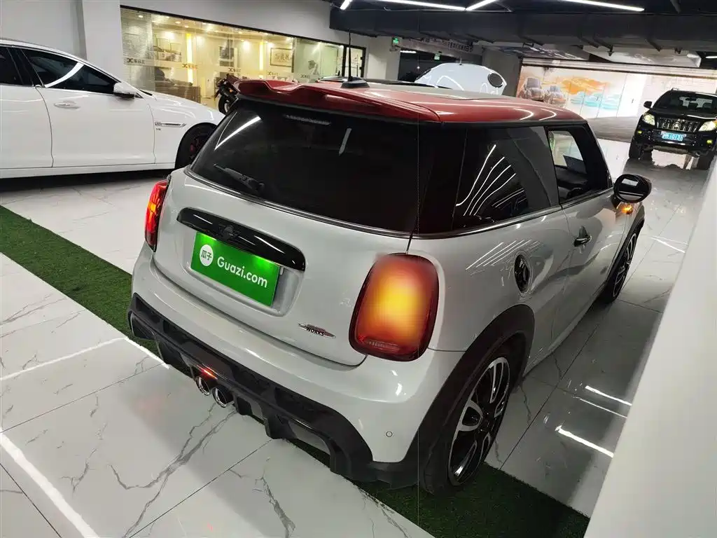 MINI JCW