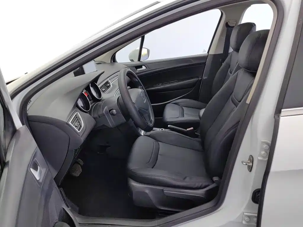صورة 10 - Peugeot 308