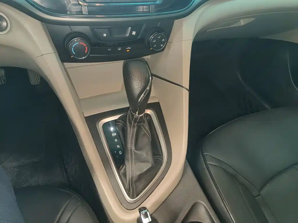 Фото 14 - Buick Excelle